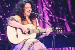Comemorando seus 75 anos Gal Costa faz sua primeira live neste s&aacute;bado (26)