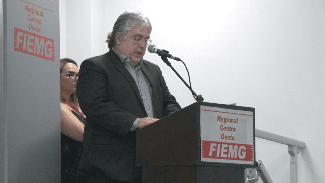 Grupo gestor da FIEMG entrega plano de desenvolvimento a candidatos à prefeitura