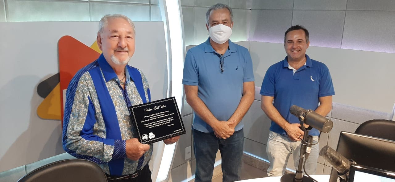 Pastor Joel Villon completa 26 anos de pastoreio em Divin&oacute;polis e recebe homenagem