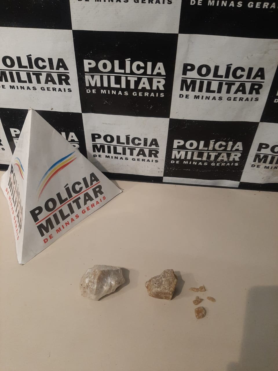 PM prende homem no bairro Porto Velho em Divin&oacute;polis