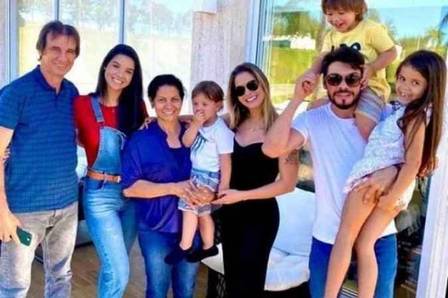Gusttavo Lima se sentia sufocado com a família de Andressa