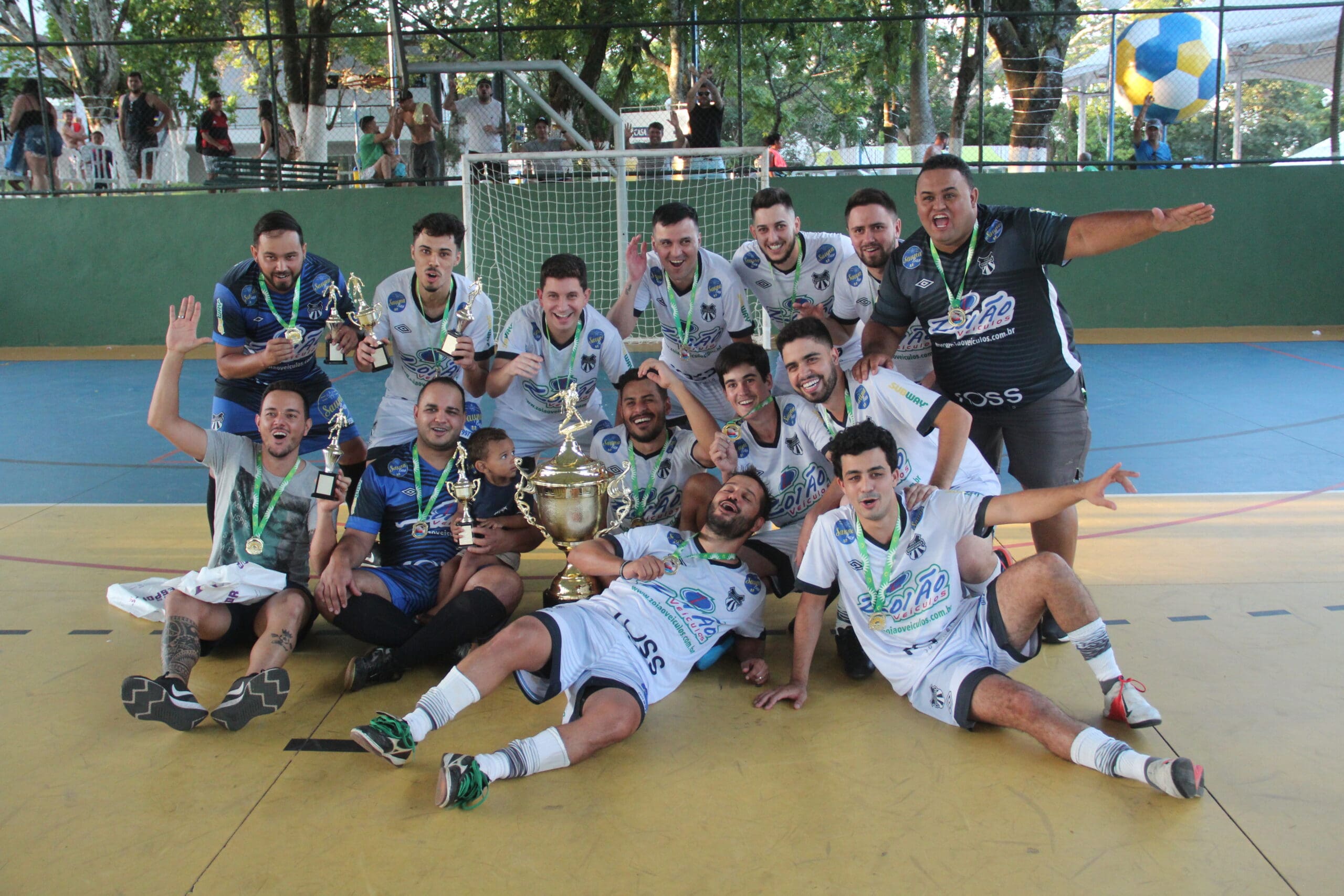 Zoião Veículos é o campeão do Futsal do Divinópolis Clube, veja o vídeo