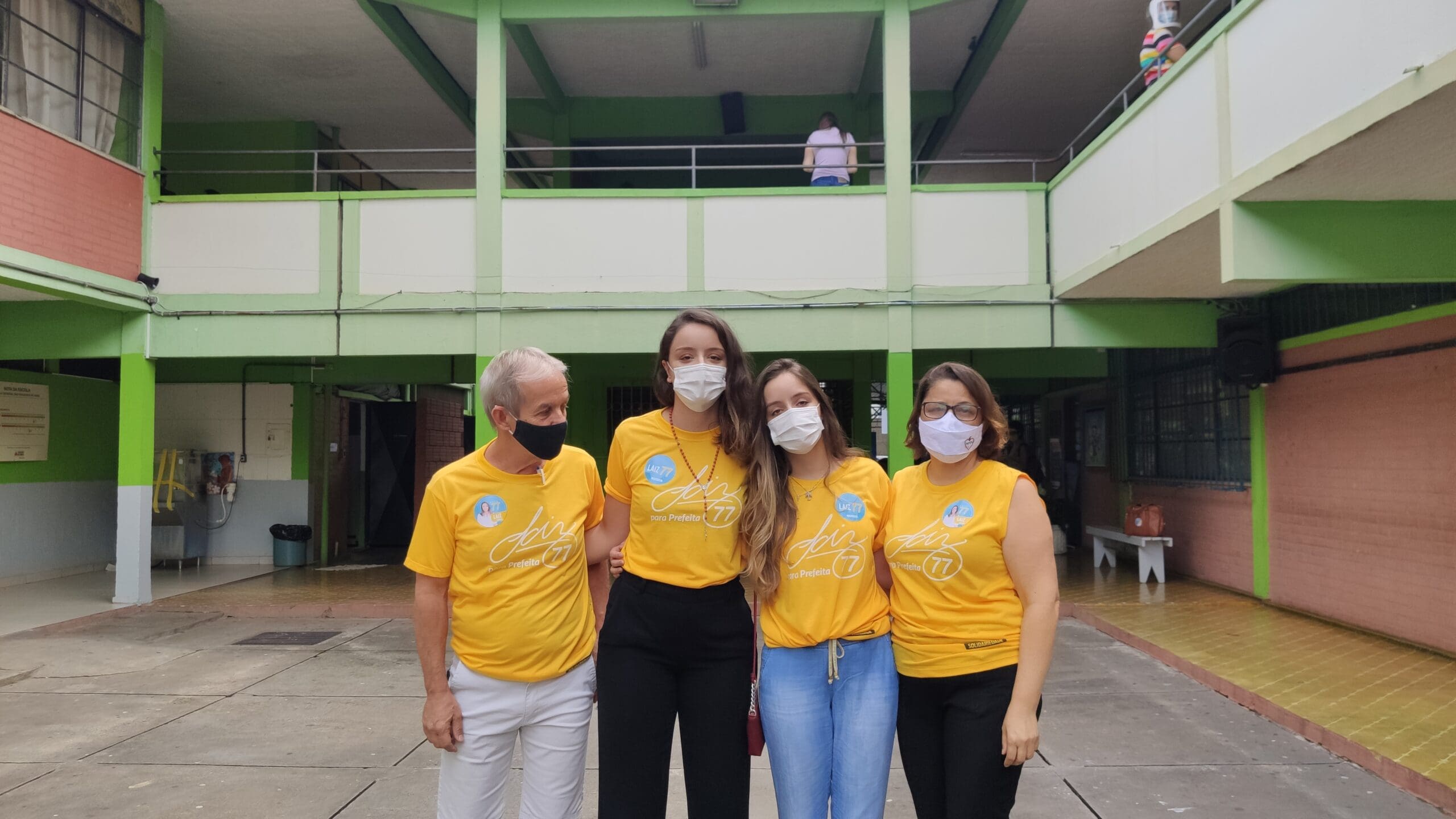 Lais Soares registra voto na manh&atilde; deste domingo (15)