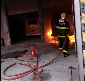 Populares registram início de incêndio no bairro São José em Divinópolis, veja os vídeos