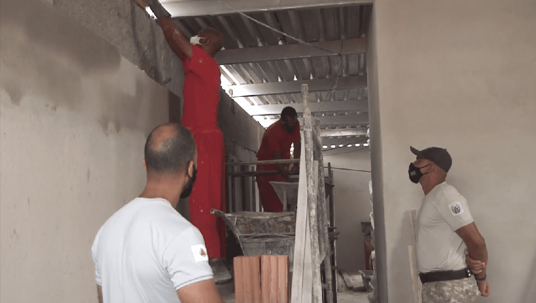 Detentos constroem Centro Jurídico dentro da unidade prisional de Divinópolis