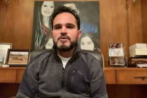 Luciano Camargo fala de isolamento em casa, ap&oacute;s testar positivo para Covid-19 e diz que perdeu paladar