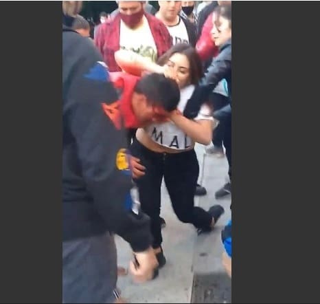 Lutadora de MMA da uma surra em rapaz após ele tentar roubar o seu celular