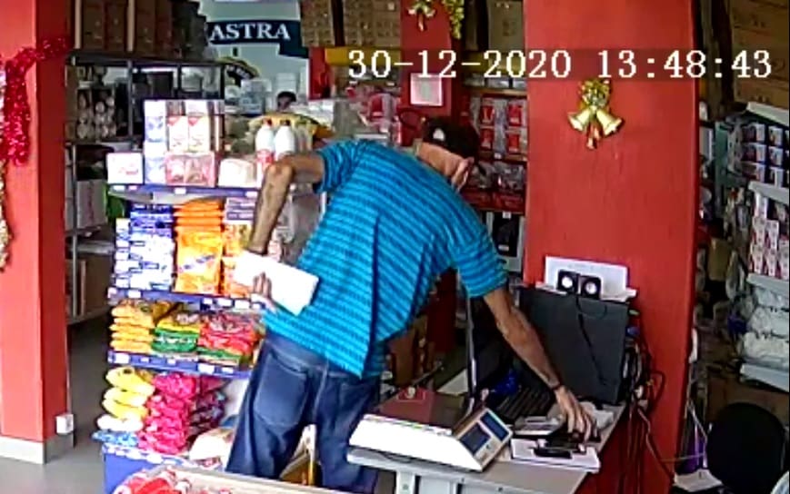 Cliente furta celular em loja de embalagens no Centro de Divinópolis; veja o vídeo