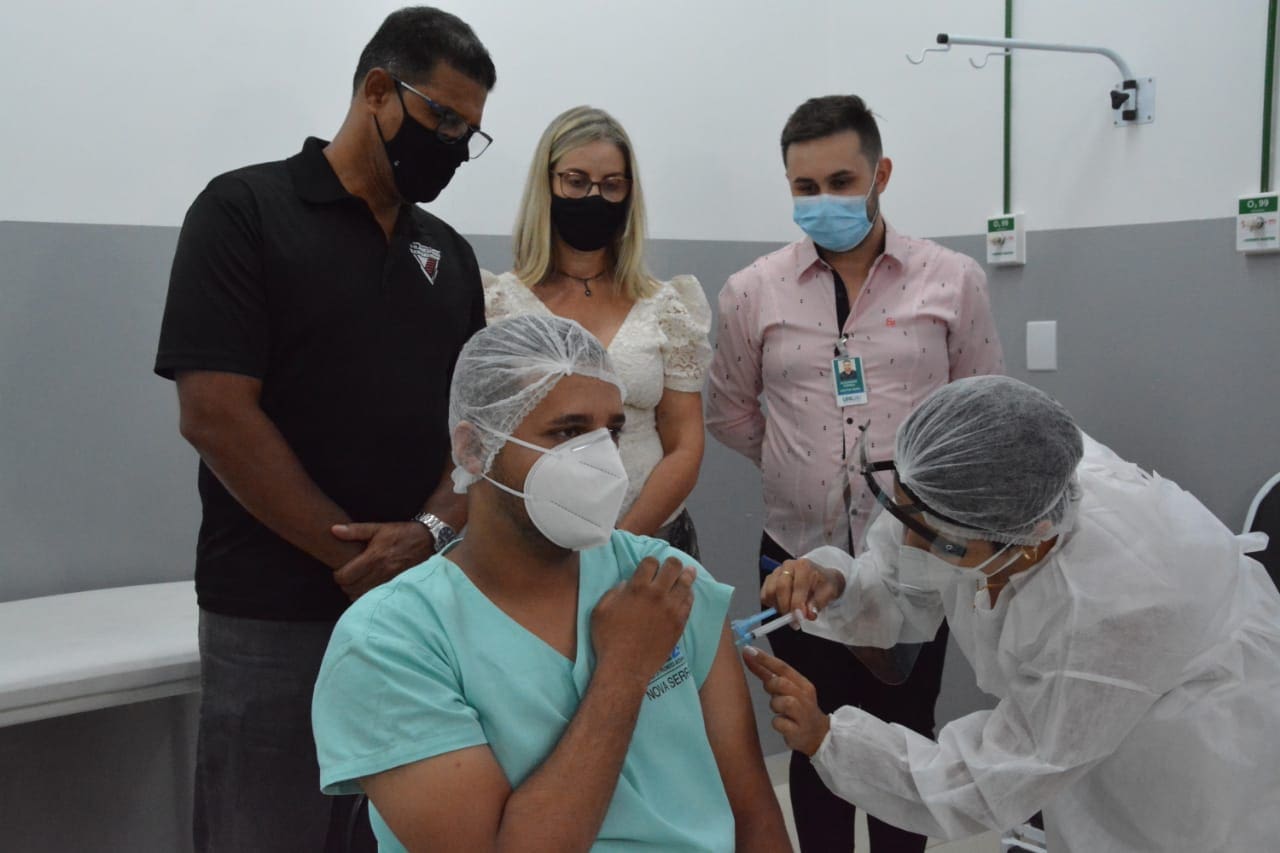 Nova Serrana também inicia vacinação contra Covid-19