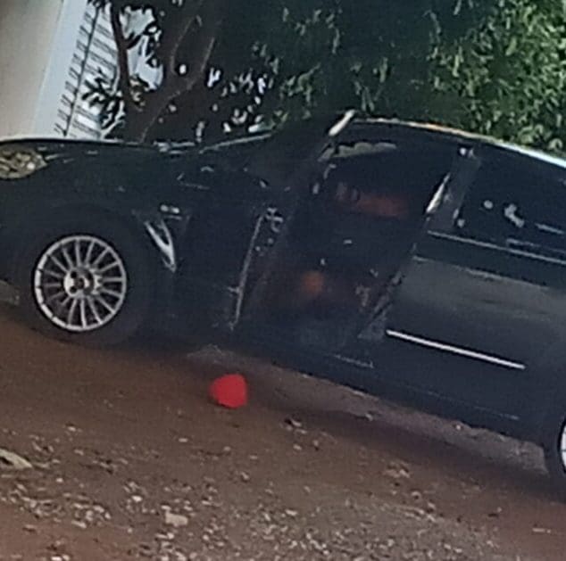 Homem de 23 anos é executado a tiros dentro de carro em Nova Serrana