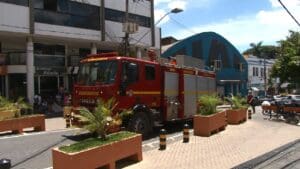 Princ&iacute;pio de inc&ecirc;ndio mobiliza Corpo de Bombeiros em ag&ecirc;ncia banc&aacute;ria no centro