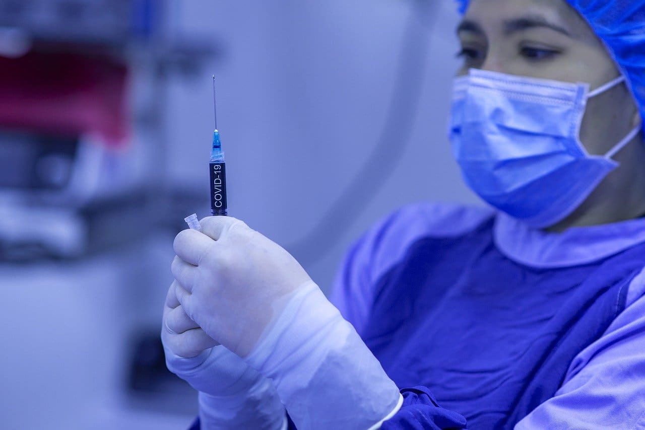 Segunda dose da vacina contra  Covid-19 começa a ser aplicada em Divinópolis