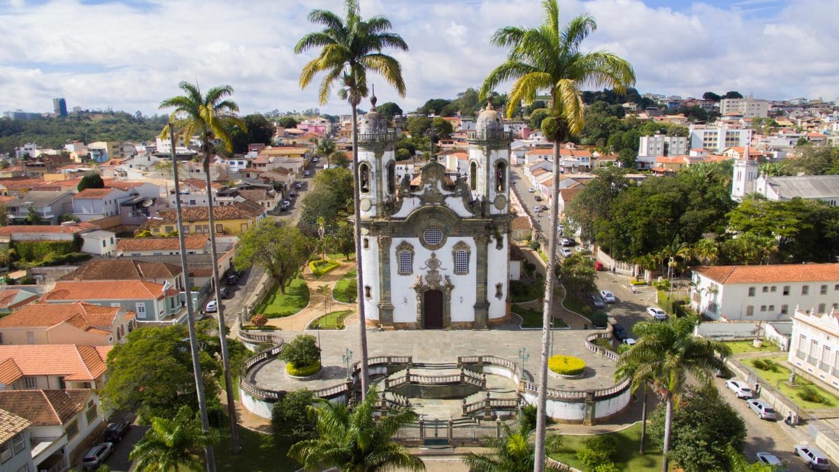 São João Del-Rei volta a restringir o funcionamento do comércio, acatou uma notificação do Ministério Público