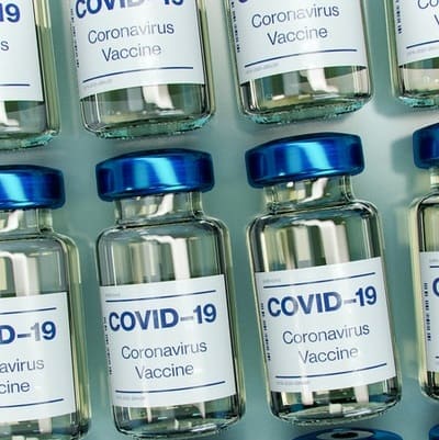 Enfermeiro nos EUA contrai Coronavírus depois de ter sido vacinado, saiba mais