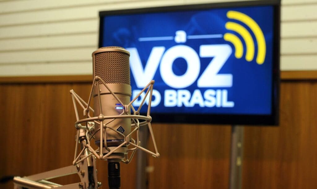 MCom prorroga autorização para flexibilização ou dispensa da Voz do Brasil para transmissão de jogos de futebol