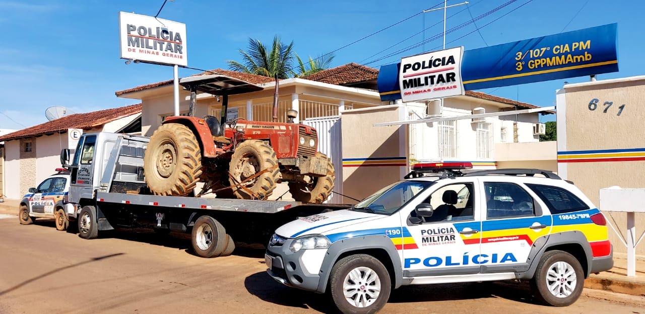 Polícia Militar recupera trator furtado na zona rural