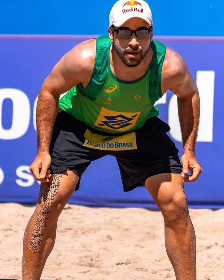 Campeão olímpico Bruno Schmidt é internado com covid-19