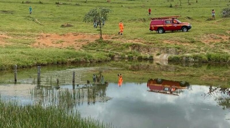 Pai pula em lagoa para salvar filho e os dois morrem afogados na zona rural de Perdões