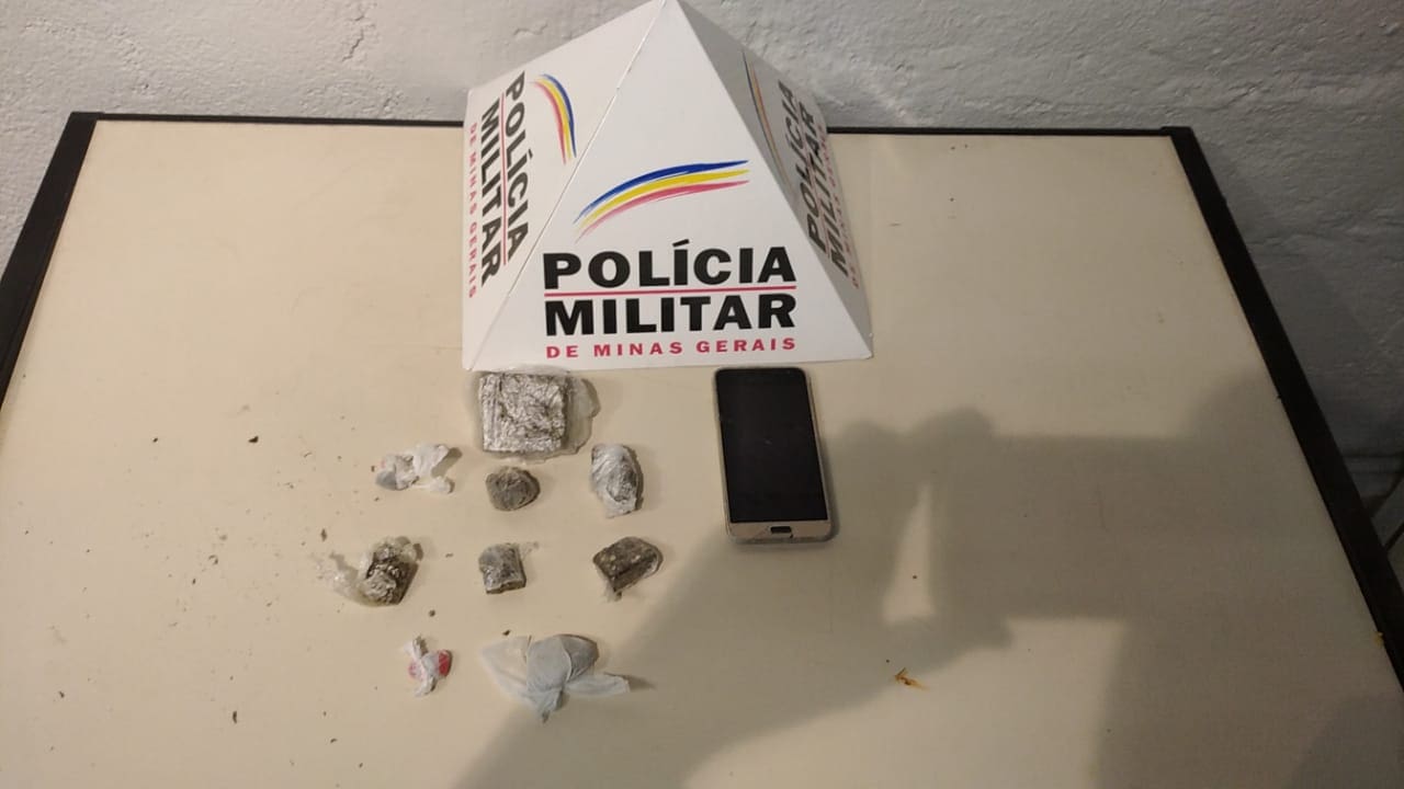 Polícia Militar apreende drogas no bairro Maria Helena em Divinópolis