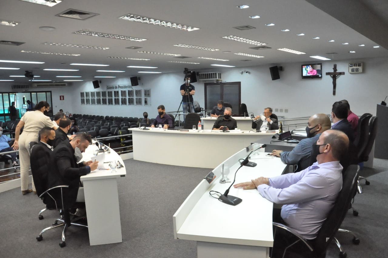 Câmara de Divinópolis realiza reunião ordinária com a população no plenário e na tribuna