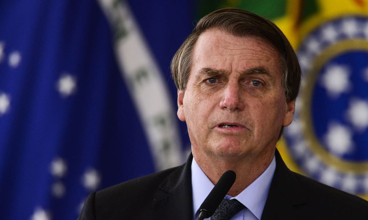 Bolsonaro passa mal e é levado para hospital em Brasília