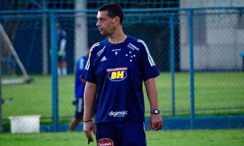 Técnico do Cruzeiro feminino é preso por desacatar mulher