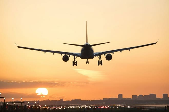 Mulher é presa acusada de viajar de forma clandestina em voos durante 19 anos