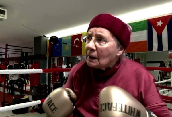 Vovó é diagnosticada com Parkinson e começa a lutar boxe para diminuir sintomas
