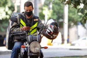 Entregadores e v&iacute;nculo de trabalho, situa&ccedil;&atilde;o ser&aacute; analisada no STF