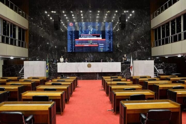 ALMG retoma atividades presenciais em maio e vai permitir votação remota