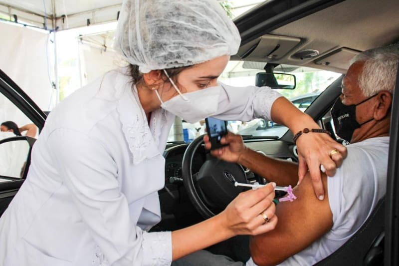 Prefeitura paralisa a Vacinação de COVID-19 em Divinópolis