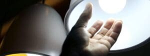 Governo anuncia condi&ccedil;&otilde;es especiais de parcelamento de conta de &aacute;gua e luz para comerciantes e baixa renda