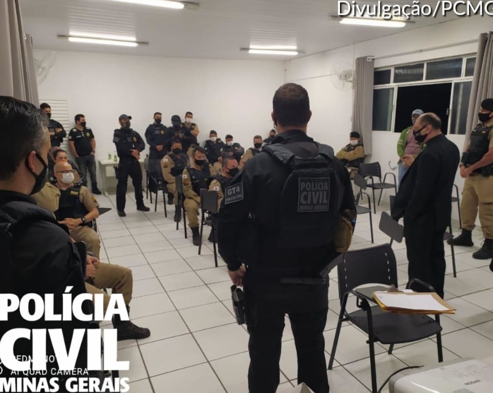 Polícia cumpre 8 mandados de busca e apreensão e 6 medidas de afastamento de acusados por esquema de corrupção em Cemitério de Formiga
