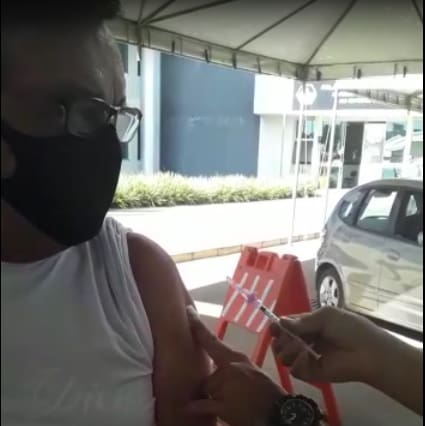 O radialista Jorge Neto tomou a 1º dose da vacina nesta quinta-feira (08), assista ao video
