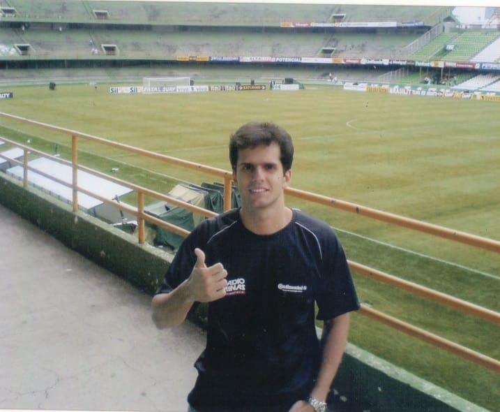 Comentarista da radio Itatiaia, Edu Panzi, agradece a radio Minas FM, onde come&ccedil;ou sua carreira