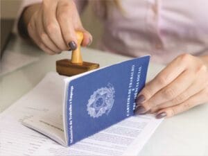 Divin&oacute;polis: confira as vagas de emprego para ter&ccedil;a-feira (29)