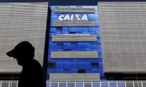 Aux&iacute;lio emergencial: benefici&aacute;rios do Bolsa Fam&iacute;lia recebem hoje