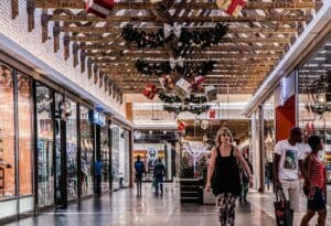 Associa&ccedil;&atilde;o Brasileira de Lojistas de Shopping, prev&ecirc; cria&ccedil;&atilde;o de 80 mil vagas tempor&aacute;rias at&eacute; o final do ano