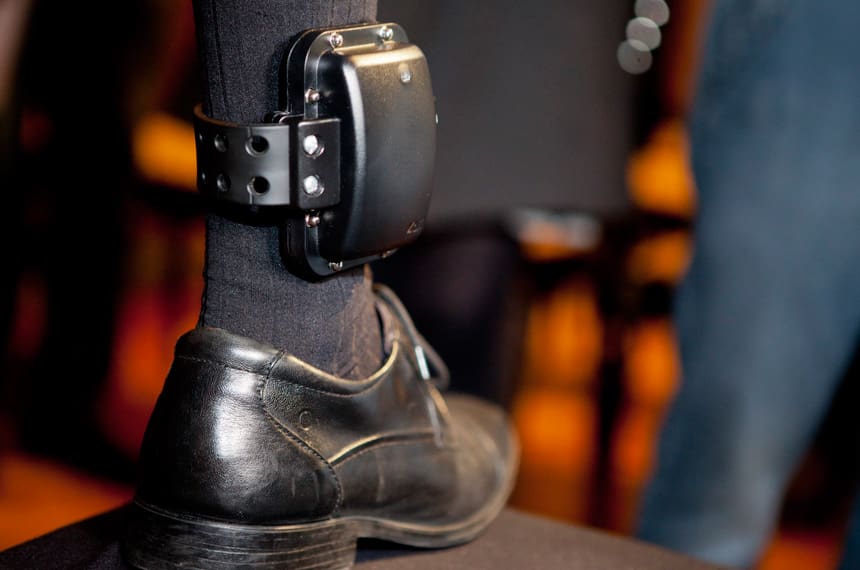 PM prende suspeito de romper tornozeleira eletrônica para praticar roubos em Divinópolis