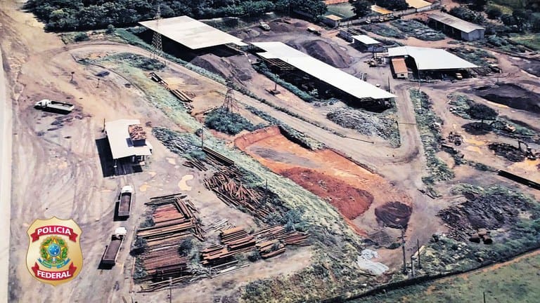 Operação da Polícia Federal para combater extração ilegal de minério cumpre mandados em Itaúna
