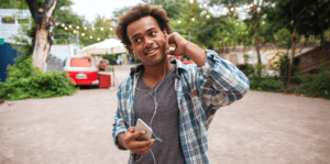 MCom estabelece que celulares venham com FM habilitado