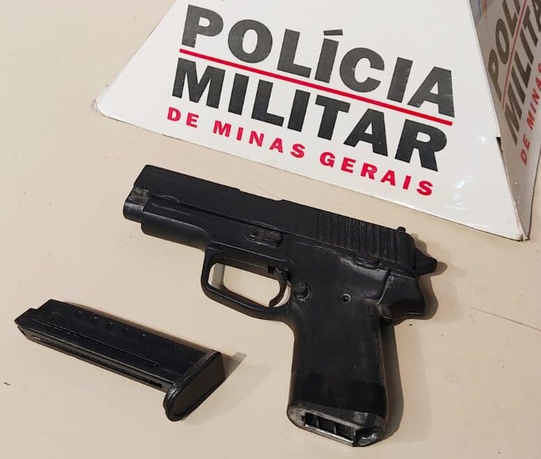 Polícia Militar apreende arma com adolescentes no Centro de Divinópolis