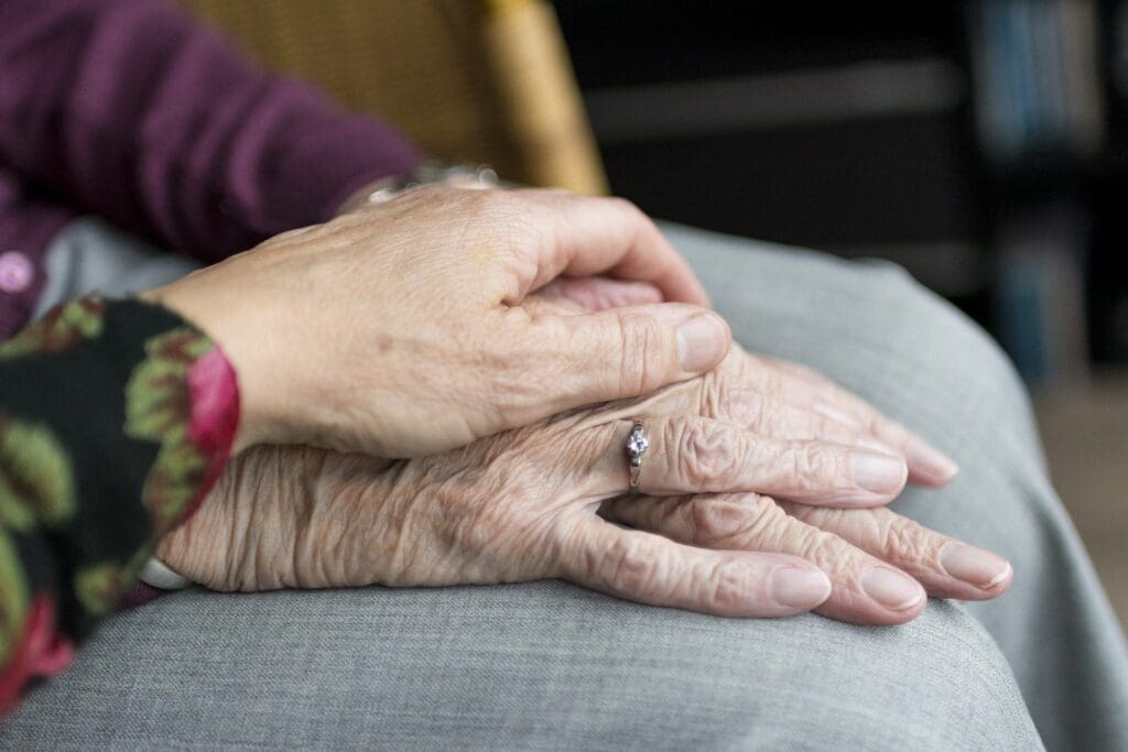 LAVRAS | Número de idosos contaminados em asilo sobe para 39 ; 38 estão assintomáticos