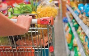 Pesquisa e compra de produtos da esta&ccedil;&atilde;o podem ajudar a reduzir custo com hortifruti, conta nutricionista