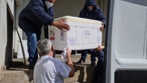 Superintend&ecirc;ncia recebe quase 30 mil doses de vacinas contra a Covid-19; mais de 4 mil ficam em Divin&oacute;polis