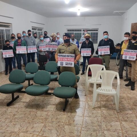 PM realiza reunião com Produtores Rurais e entrega aproximadamente 100 placas da rede de fazendas protegidas