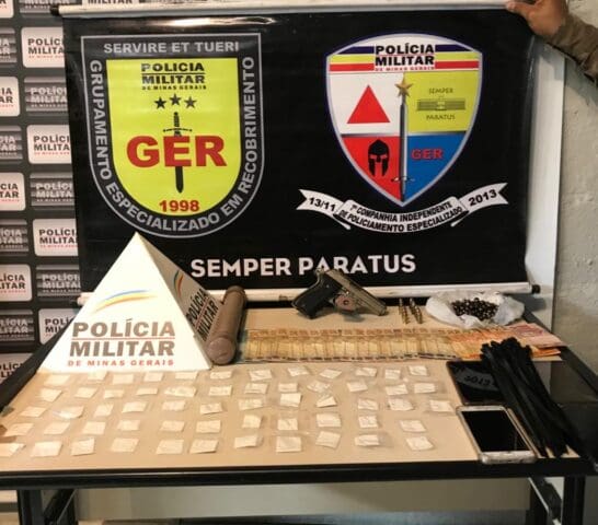 PM prende acusados com drogas, arma e artefato explosivo