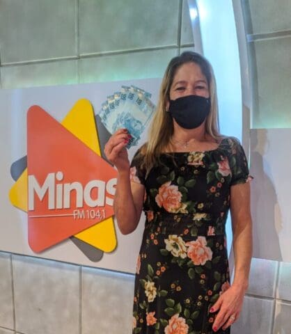 Conheça a vencedora do sorteio de R$1 mil do Programa Jorge Neto