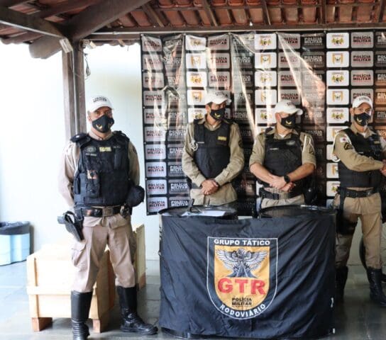 PMR prende acusados de roubo a motocicletas