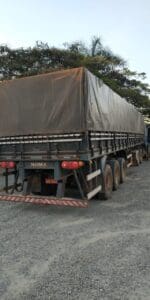 Dois suspeitos s&atilde;o presos em flagrante com 24 toneladas de caf&eacute; em gr&atilde;os, avaliadas em, R$ 400 mil